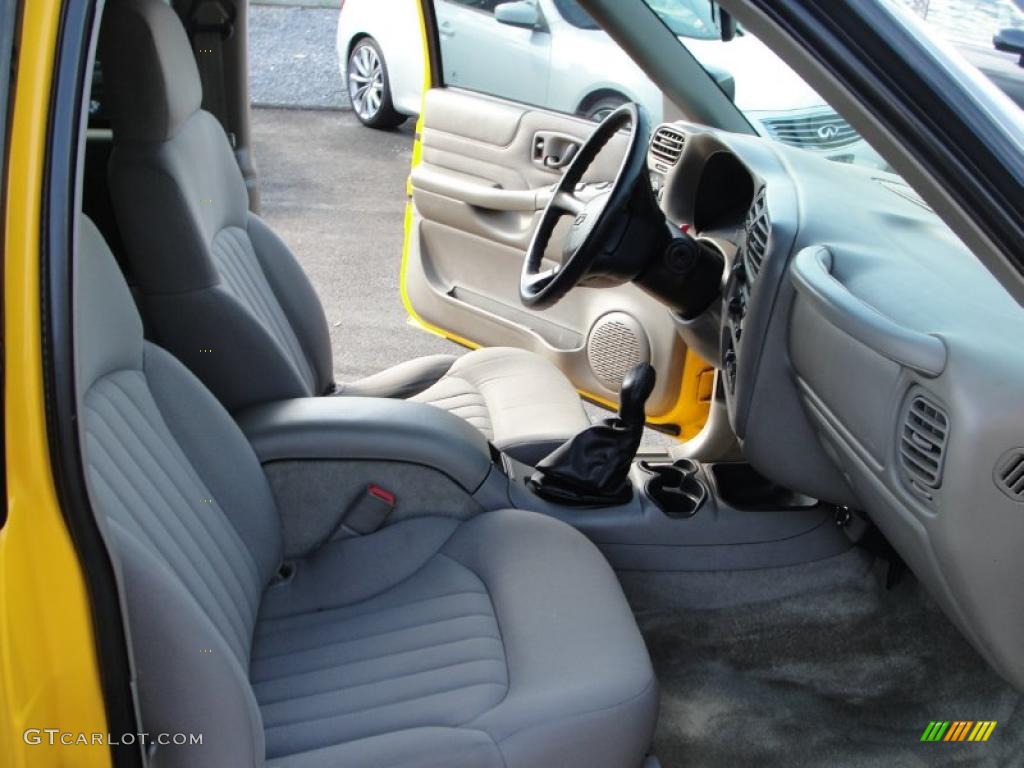 2003 Blazer Xtreme - Yellow / Medium Gray photo #7