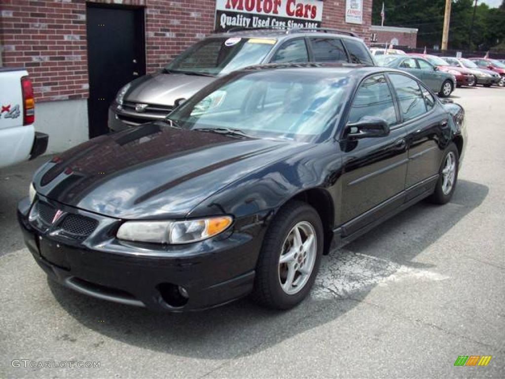 1999 Grand Prix GT Sedan - Black / Graphite photo #1