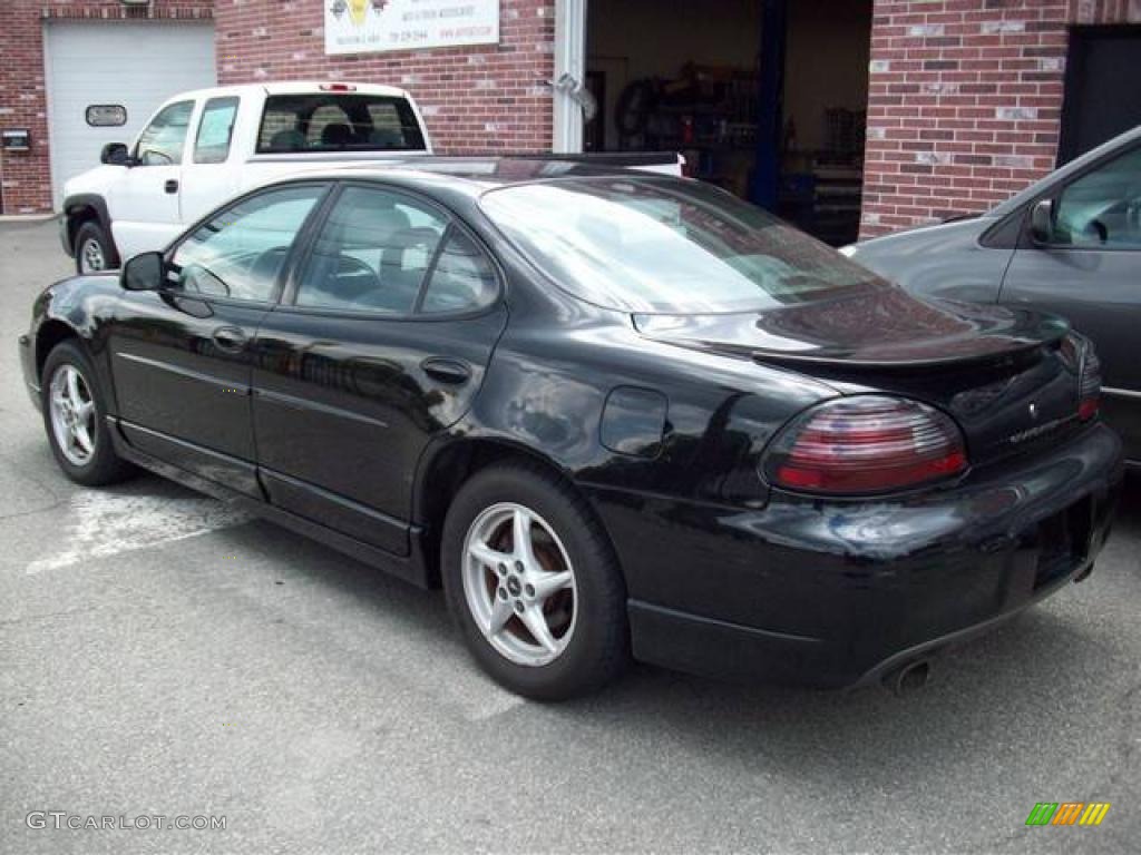 1999 Grand Prix GT Sedan - Black / Graphite photo #3