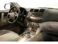 Classic Silver Metallic - Highlander 4WD Photo No. 17