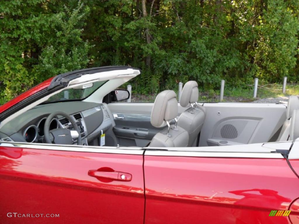 2010 Sebring Touring Convertible - Inferno Red Crystal Pearl / Dark Khaki/Light Graystone photo #8