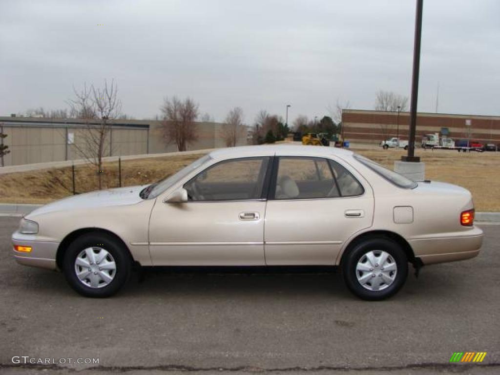 1994 Camry LE Sedan - Cashmere Beige Metallic / Beige photo #1