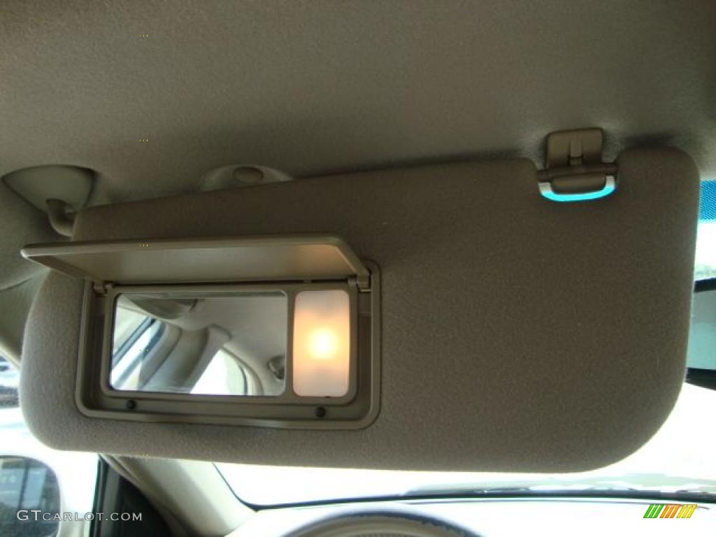2004 Optima EX - Pearl White / Gray photo #21