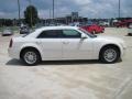 Cool Vanilla White - 300 Touring Photo No. 4