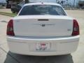 Cool Vanilla White - 300 Touring Photo No. 6