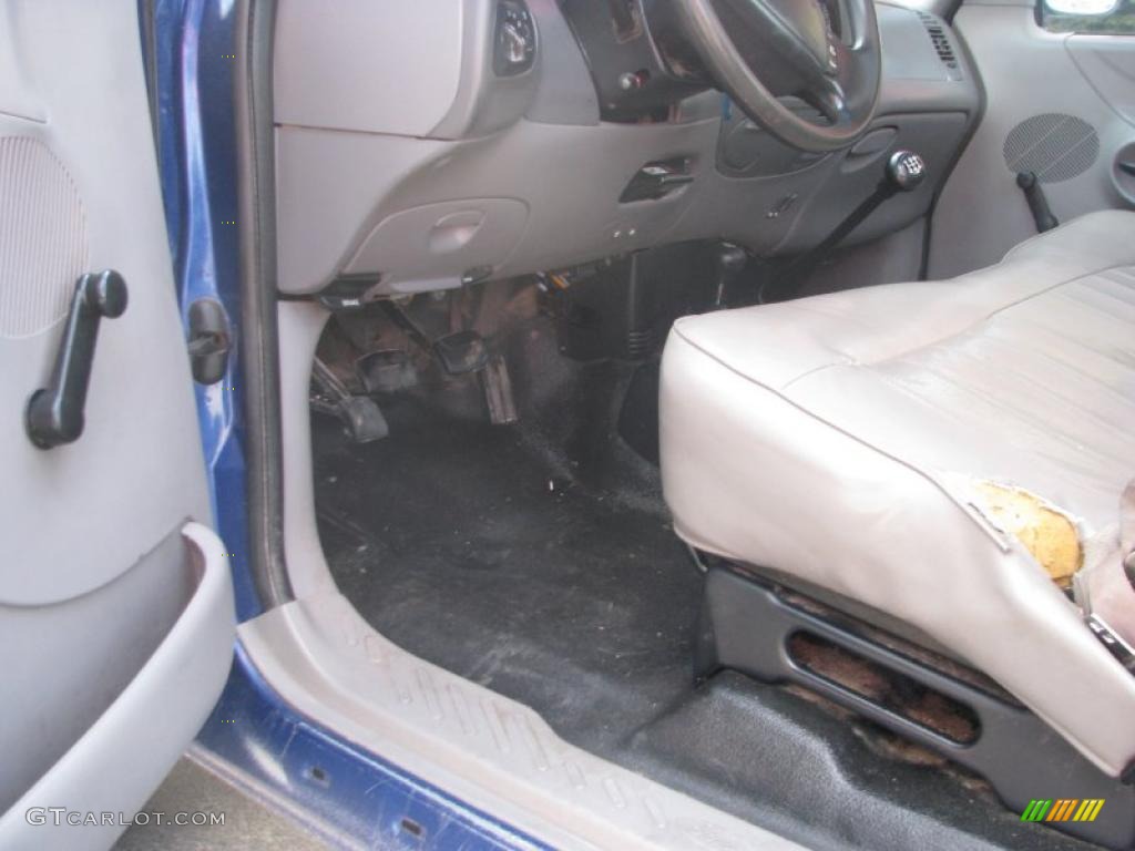 1998 F150 XL Regular Cab 4x4 - Royal Blue Metallic / Medium Graphite photo #22
