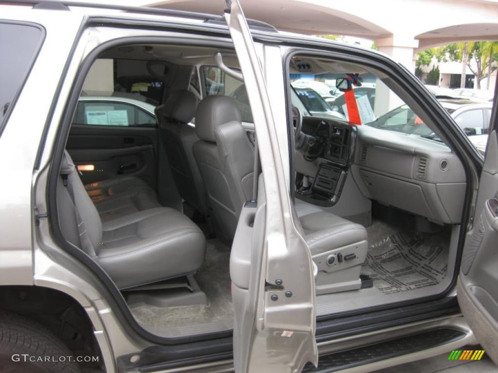 2003 Yukon Denali AWD - Sandalwood Metallic / Sandstone photo #32