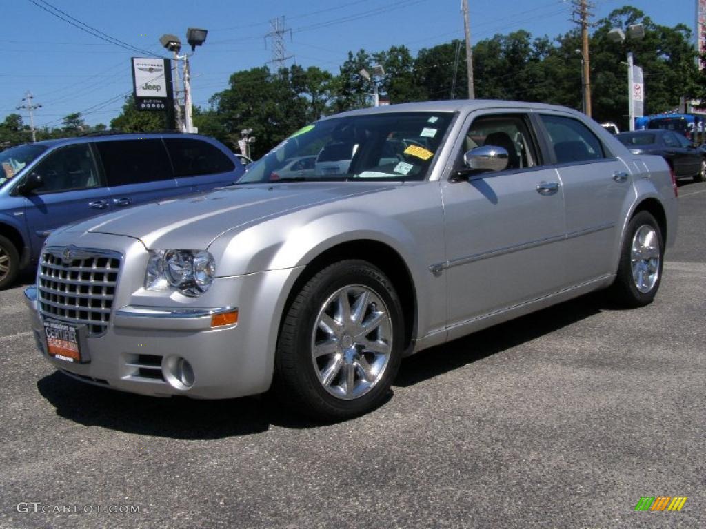 Bright Silver Metallic Chrysler 300