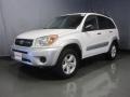 Super White - RAV4 4WD Photo No. 1