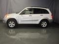 Super White - RAV4 4WD Photo No. 2