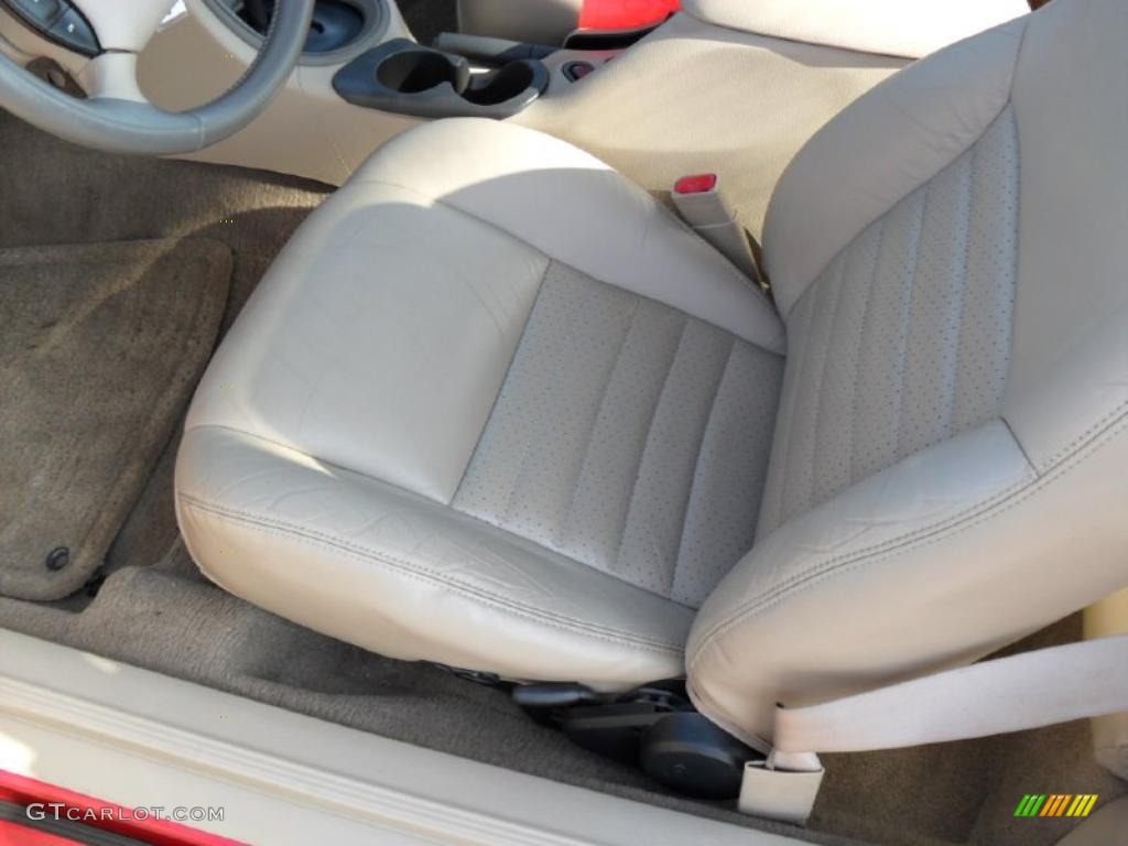 Medium Parchment Interior 2000 Ford Mustang GT Coupe Photo #33565723