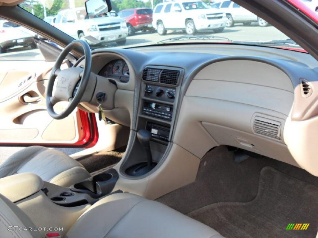 Medium Parchment Interior 2000 Ford Mustang GT Coupe Photo #33565895