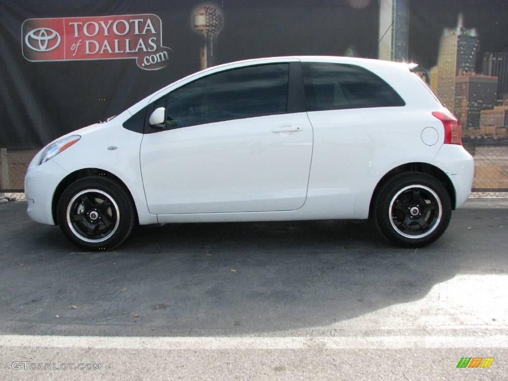 2008 Yaris 3 Door Liftback - Polar White / Dark Charcoal photo #1