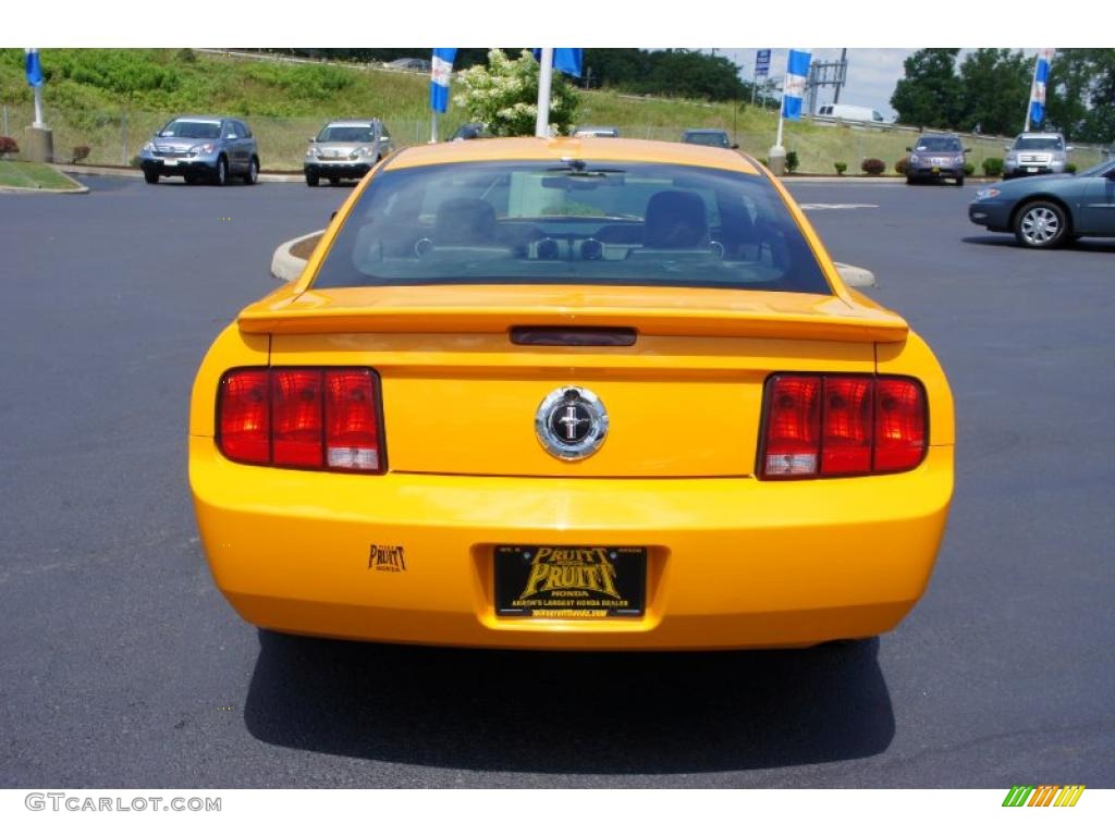 2007 Mustang V6 Premium Coupe - Grabber Orange / Dark Charcoal photo #8