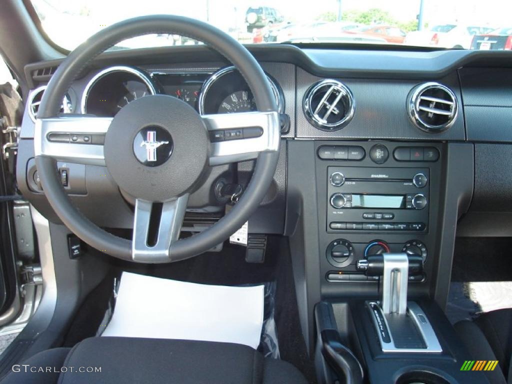 2008 Mustang V6 Deluxe Convertible - Vapor Silver Metallic / Dark Charcoal photo #16