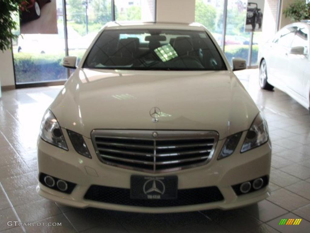 2010 E 550 Sedan - Arctic White / Natural Beige photo #2