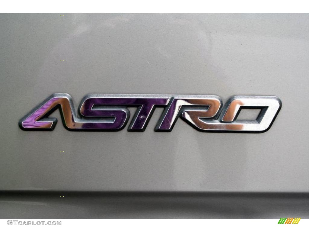 2003 Astro  - Light Pewter Metallic / Medium Gray photo #51