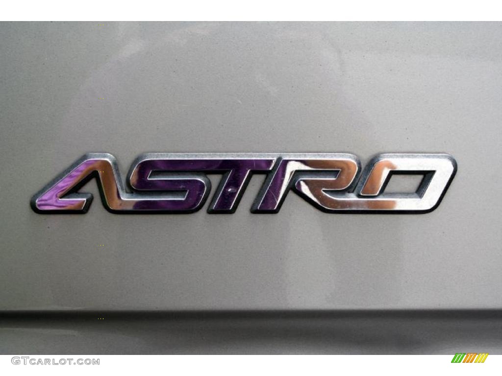 2003 Astro  - Light Pewter Metallic / Medium Gray photo #52