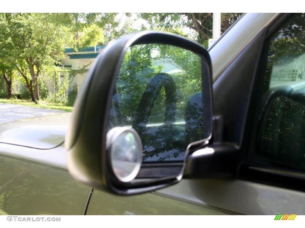 2003 Suburban 1500 LT 4x4 - Light Pewter Metallic / Gray/Dark Charcoal photo #23