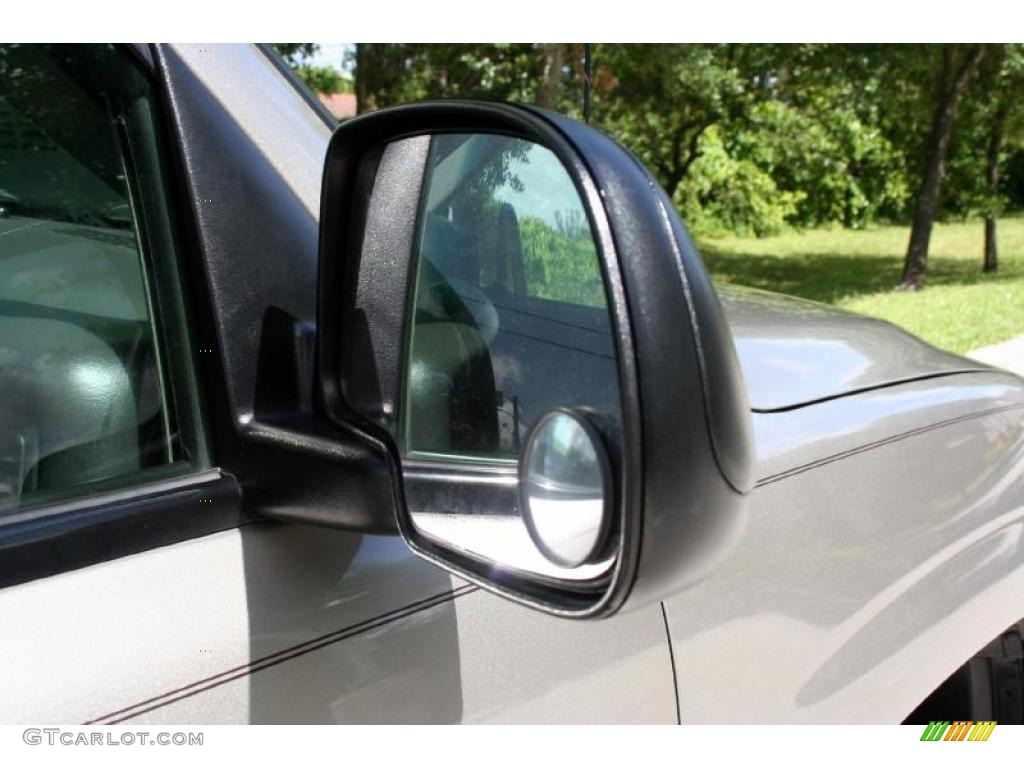 2003 Suburban 1500 LT 4x4 - Light Pewter Metallic / Gray/Dark Charcoal photo #24