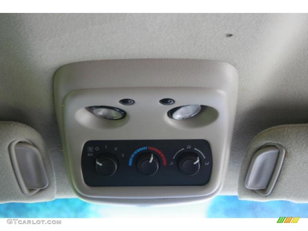 2003 Suburban 1500 LT 4x4 - Light Pewter Metallic / Gray/Dark Charcoal photo #60