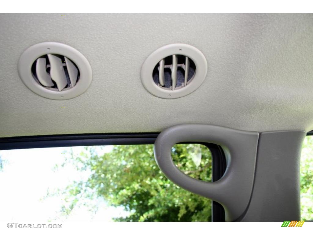 2003 Suburban 1500 LT 4x4 - Light Pewter Metallic / Gray/Dark Charcoal photo #63