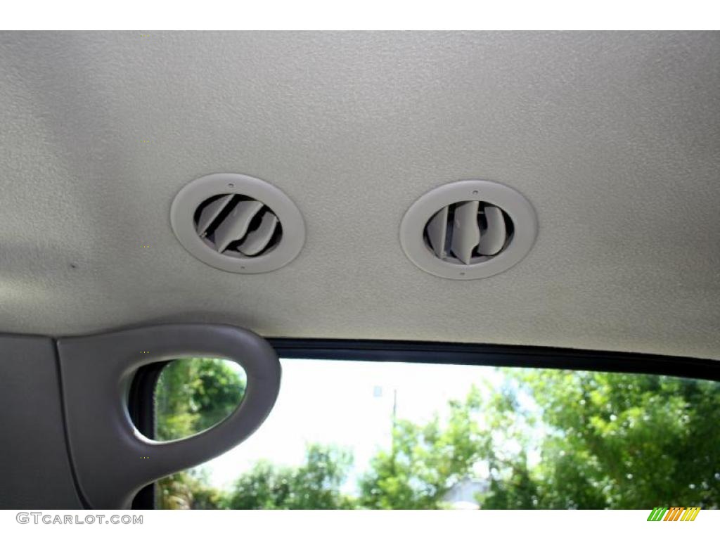 2003 Suburban 1500 LT 4x4 - Light Pewter Metallic / Gray/Dark Charcoal photo #64