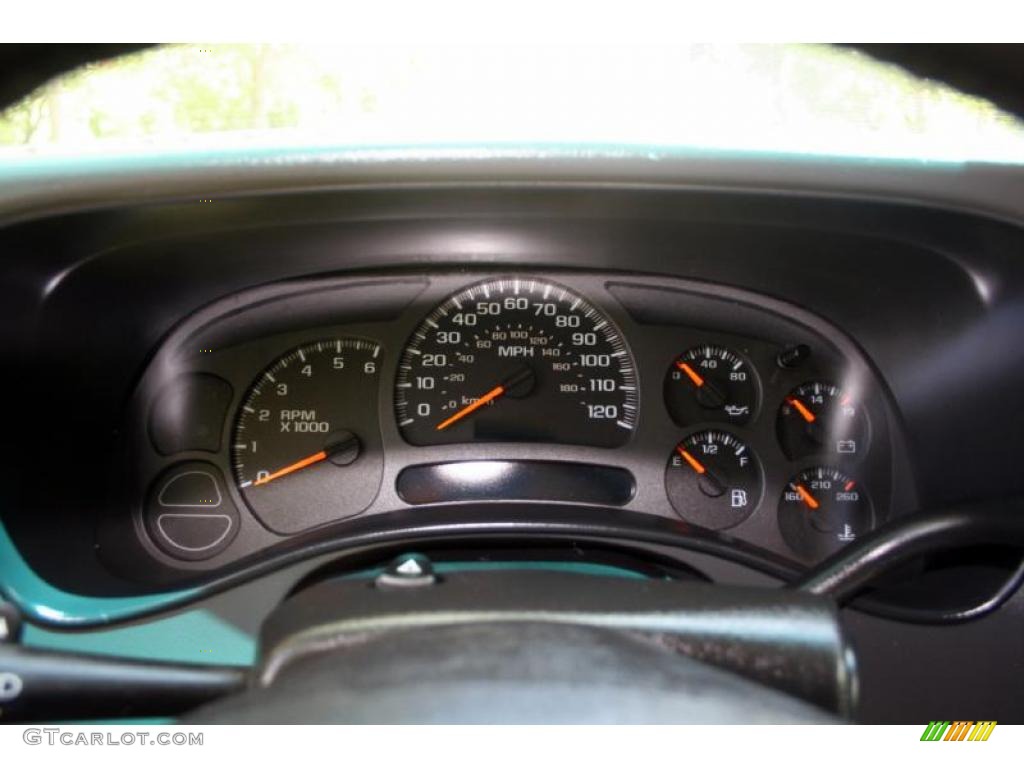 2003 Suburban 1500 LT 4x4 - Light Pewter Metallic / Gray/Dark Charcoal photo #78