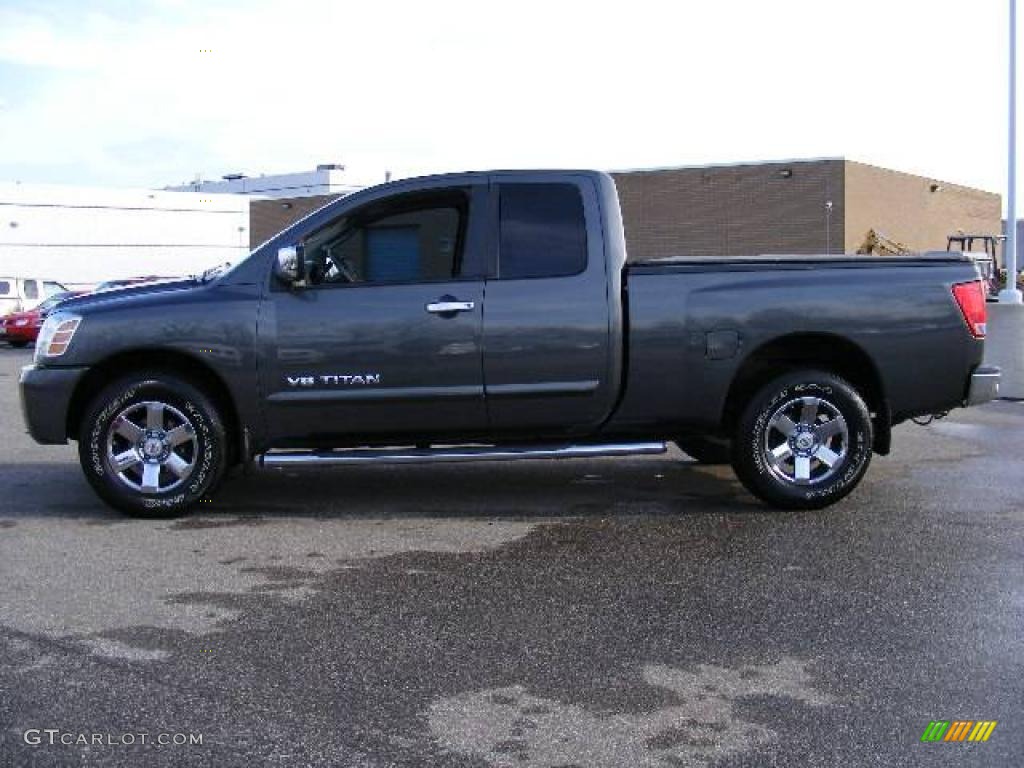 2005 Titan SE King Cab 4x4 - Smoke Gray / Graphite/Titanium photo #2