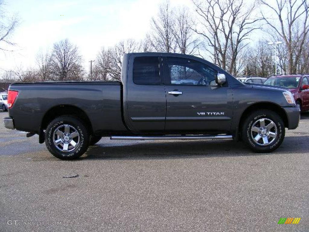 2005 Titan SE King Cab 4x4 - Smoke Gray / Graphite/Titanium photo #6