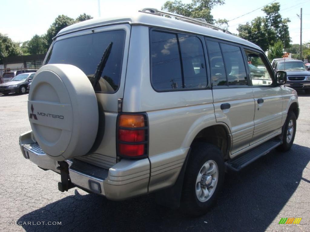 1997 Montero LS 4x4 - Sudan Beige Metallic / Beige photo #6