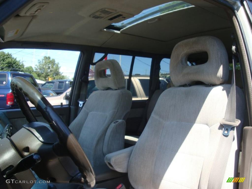 1997 Montero LS 4x4 - Sudan Beige Metallic / Beige photo #10