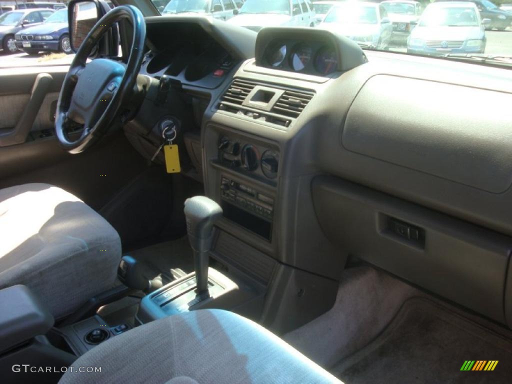 1997 Montero LS 4x4 - Sudan Beige Metallic / Beige photo #13