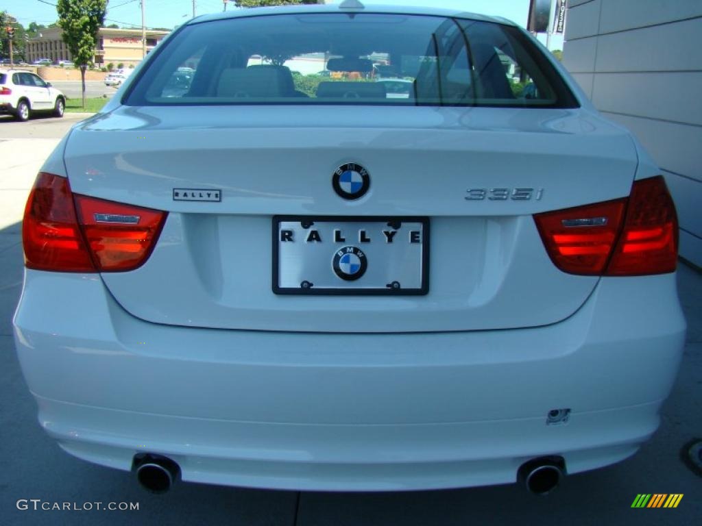 2010 3 Series 335i xDrive Sedan - Alpine White / Beige photo #5