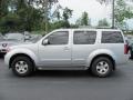 Silver Lightning Metallic - Pathfinder SE 4x4 Photo No. 17