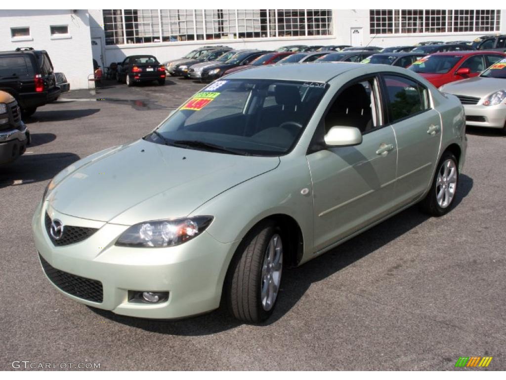 Golden Sand Metallic Mazda MAZDA3