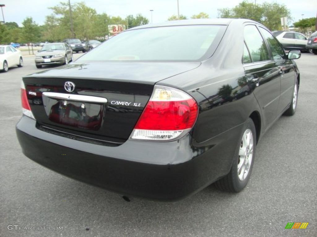 2006 Camry XLE - Black / Taupe photo #5