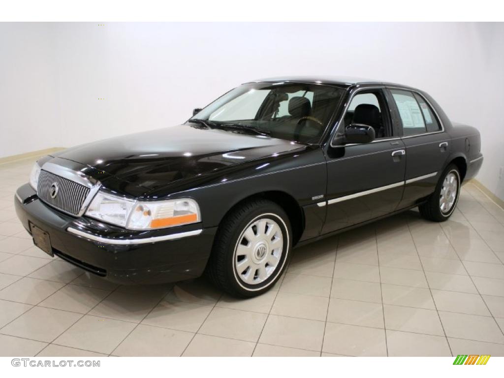 2004 Grand Marquis LS Ultimate Edition - Black Clearcoat / Dark Charcoal photo #3