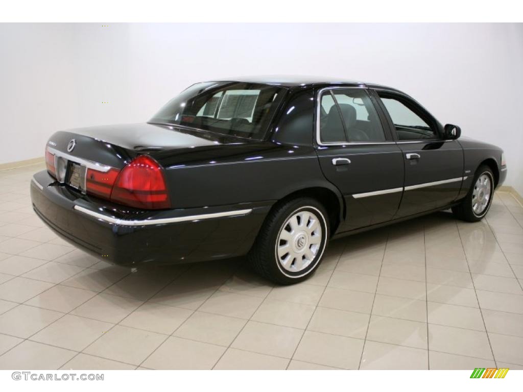 2004 Grand Marquis LS Ultimate Edition - Black Clearcoat / Dark Charcoal photo #7