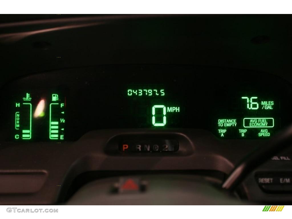 2004 Grand Marquis LS Ultimate Edition - Black Clearcoat / Dark Charcoal photo #14