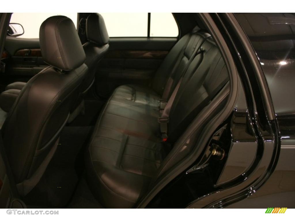 2004 Grand Marquis LS Ultimate Edition - Black Clearcoat / Dark Charcoal photo #19