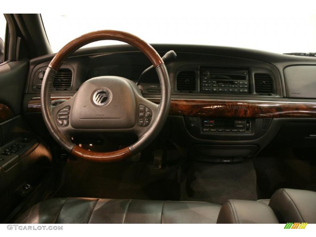 2004 Grand Marquis LS Ultimate Edition - Black Clearcoat / Dark Charcoal photo #20