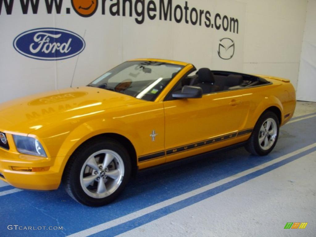 2007 Mustang V6 Deluxe Convertible - Grabber Orange / Dark Charcoal photo #1
