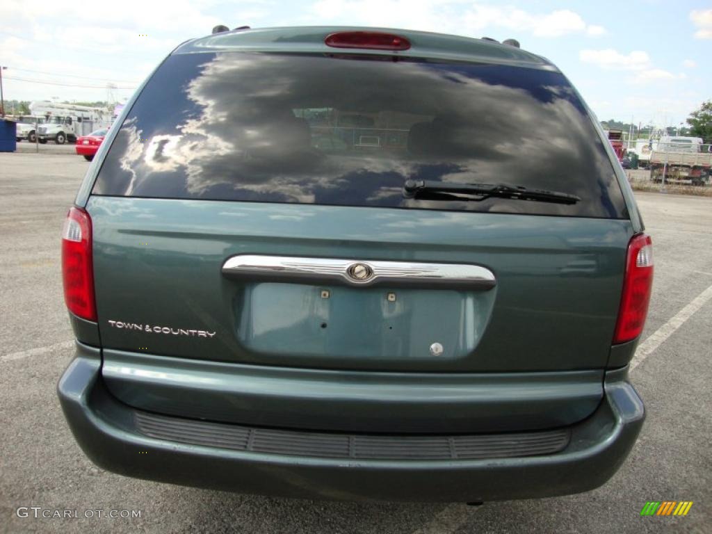 2003 Town & Country LX - Onyx Green Pearl / Taupe photo #9