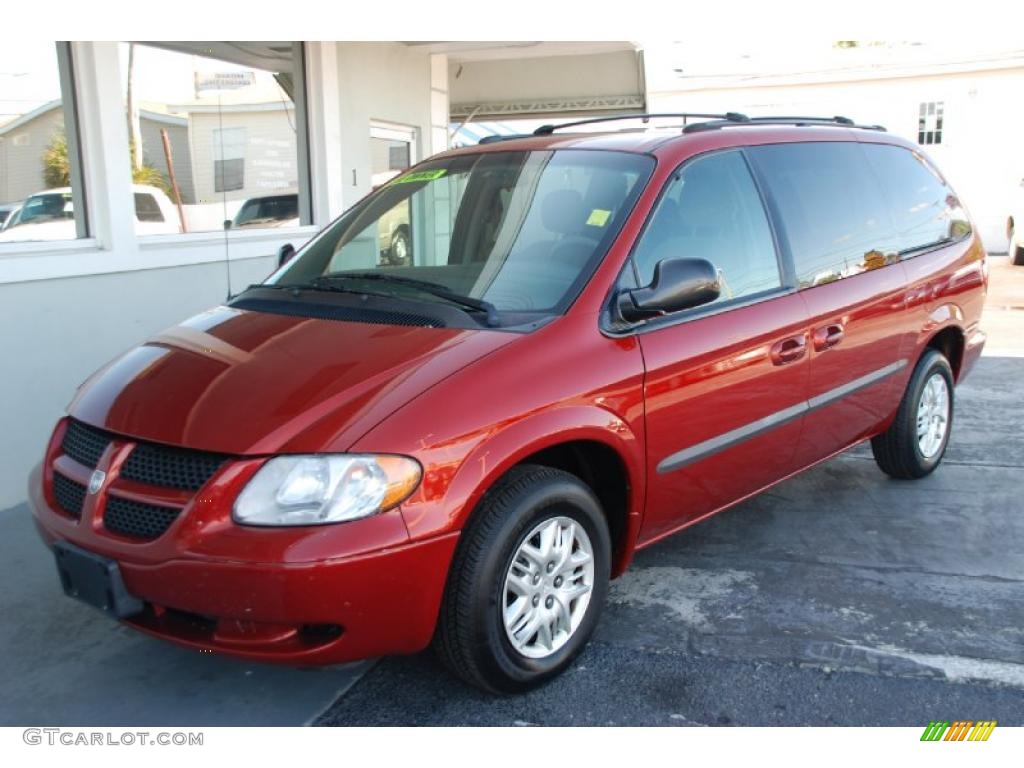 2002 Grand Caravan Sport - Inferno Red Pearl / Taupe photo #2