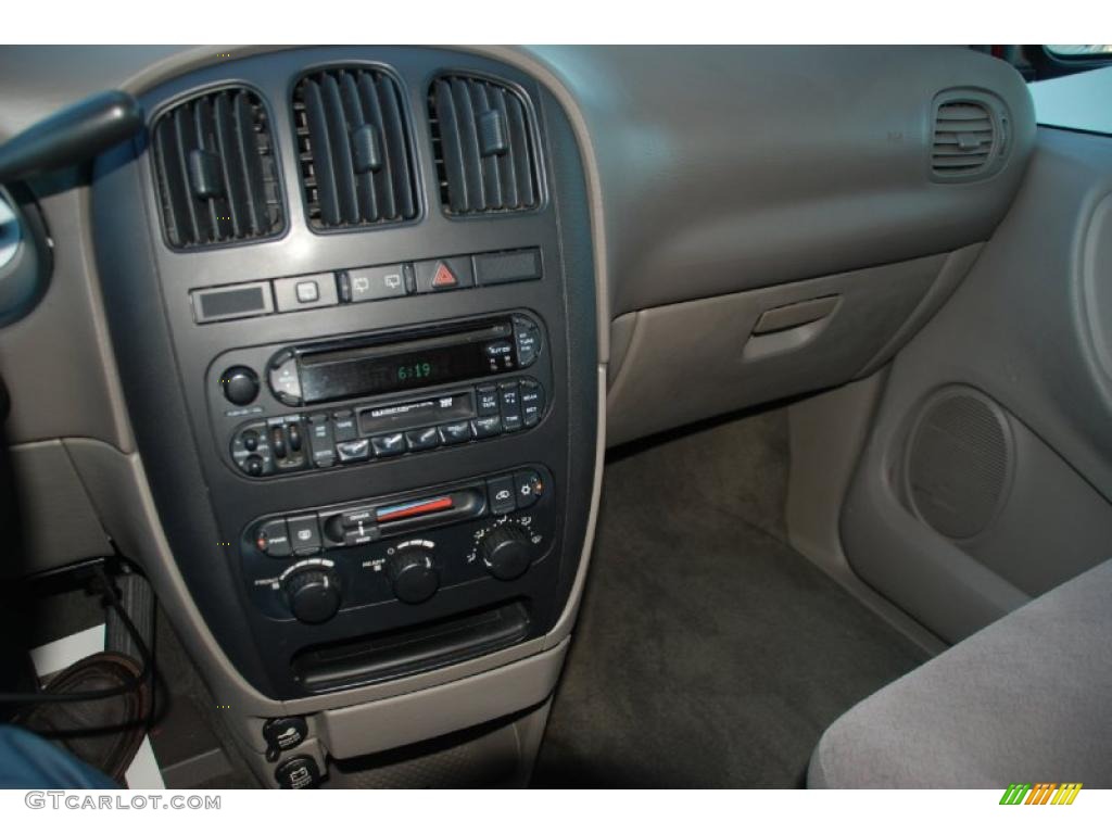 2002 Grand Caravan Sport - Inferno Red Pearl / Taupe photo #13