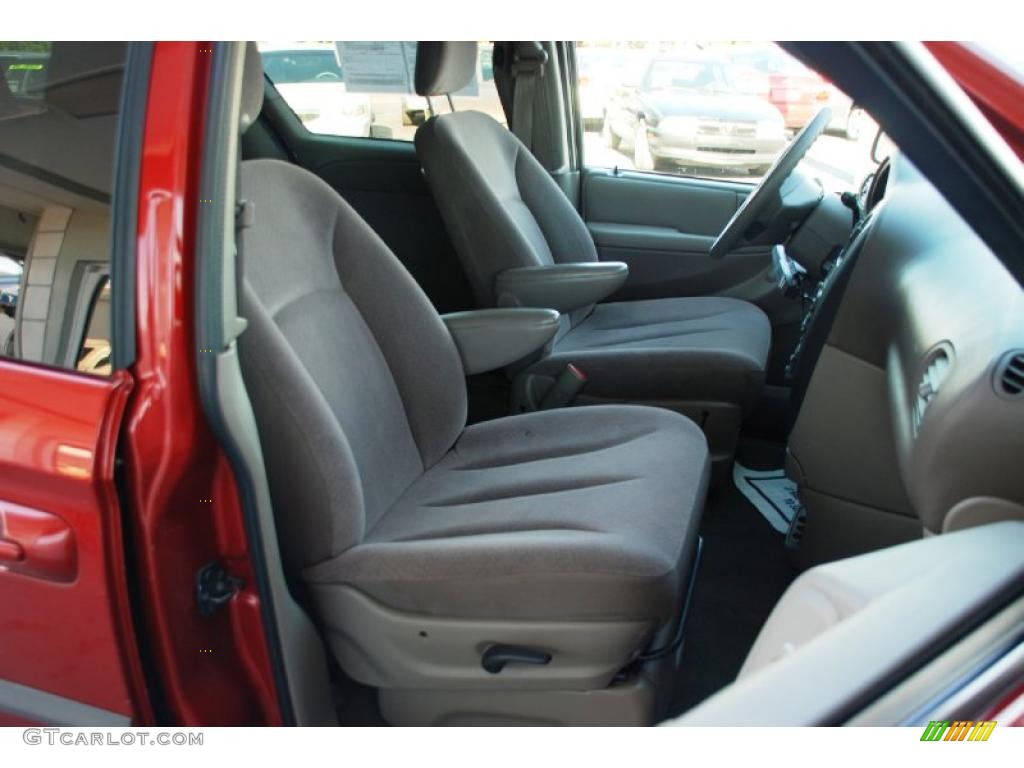 2002 Grand Caravan Sport - Inferno Red Pearl / Taupe photo #15