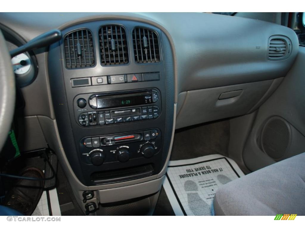 2002 Grand Caravan Sport - Inferno Red Pearl / Taupe photo #20