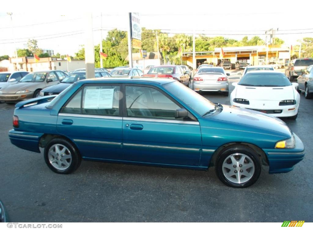 1995 Tracer Sedan - Bright Calypso Green Metallic / Grey photo #4