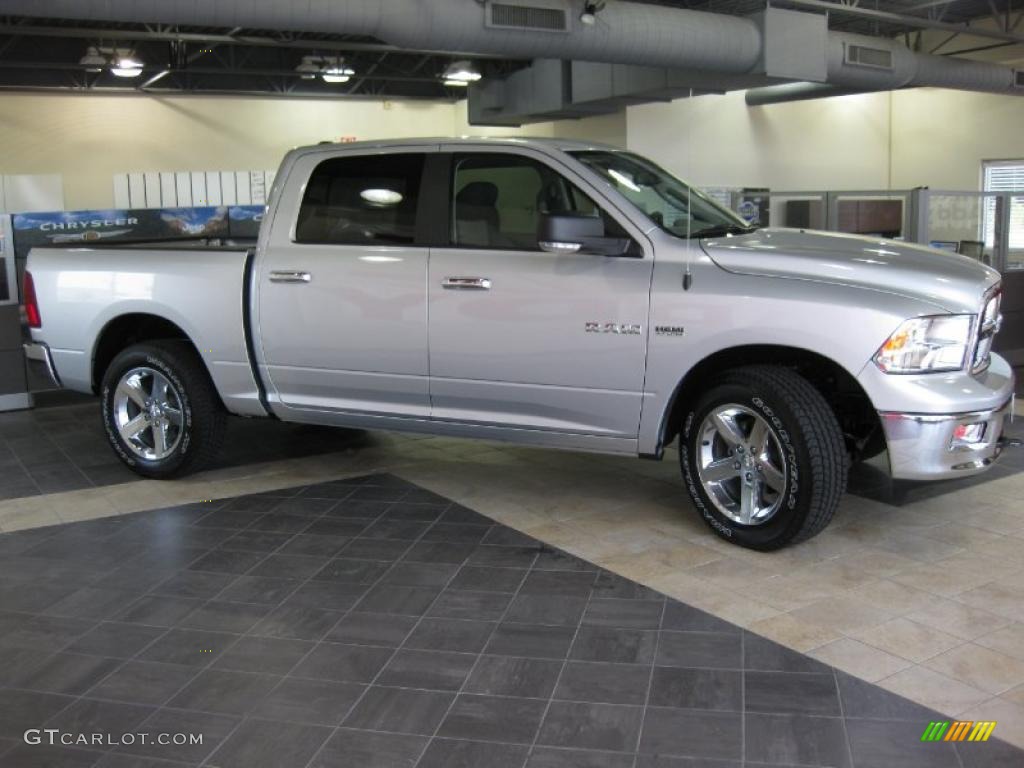 2010 Ram 1500 Big Horn Crew Cab - Bright Silver Metallic / Dark Slate/Medium Graystone photo #5